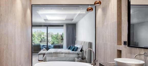 Apartamento de 4 dormitorios en EPIC, Marbella, Spain No. 15507 13