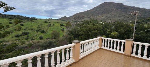 Villa de 4 dormitorios en Estepona, Spain No. 32396 2