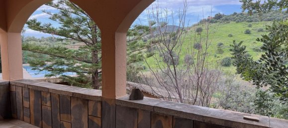 Villa de 4 dormitorios en Estepona, Spain No. 32396 4