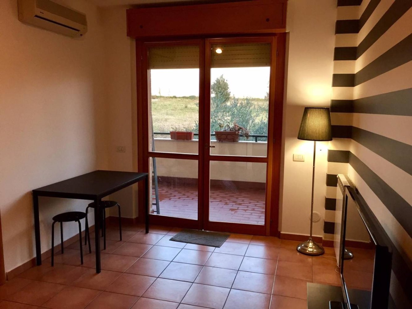 Квартира с 1 спальней в Рим, Италия № 350586