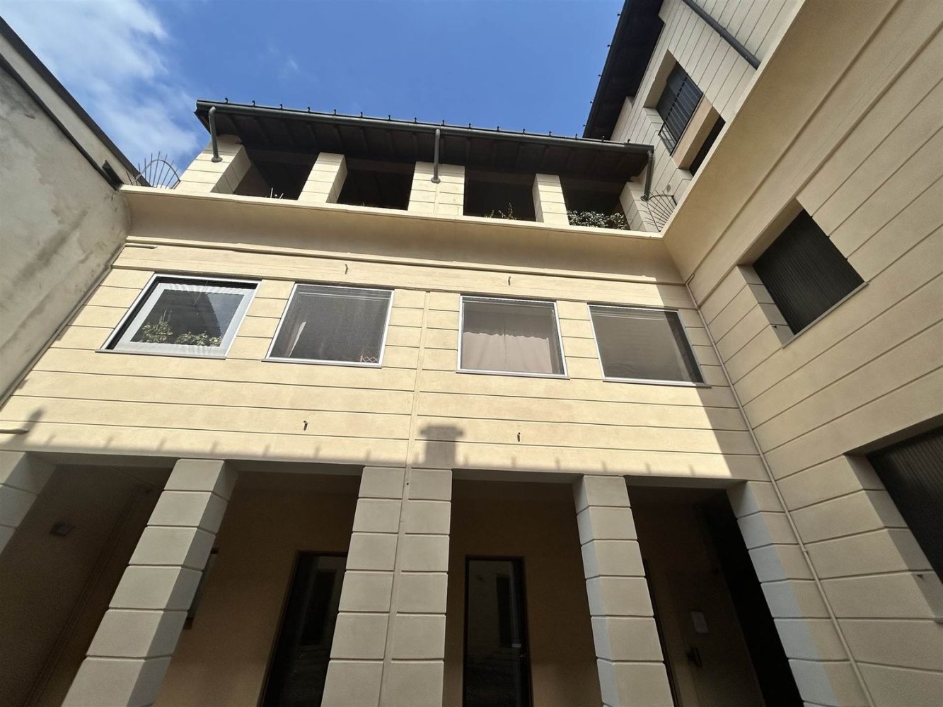 Apartamento de 2 dormitorios en Piacenza, Italy No. 322312