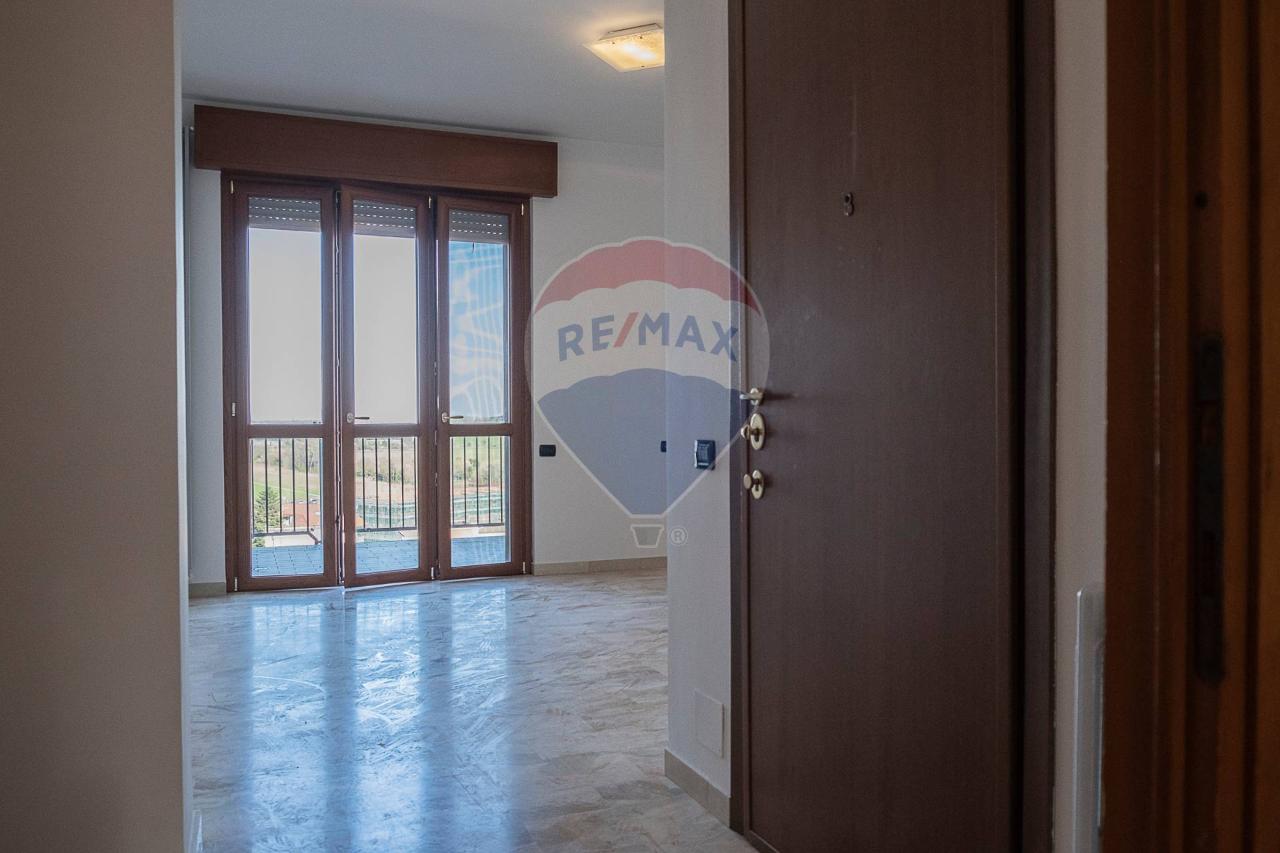 Ático de 4 habitaciónes en San Donato Milanese, Italy No. 7405