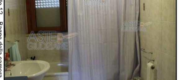 4 rooms Apartment in Rome, Italy No. 185653 2