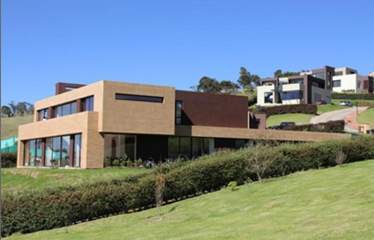 4 bedrooms House in Cundinamarca, Colombia No. 5546