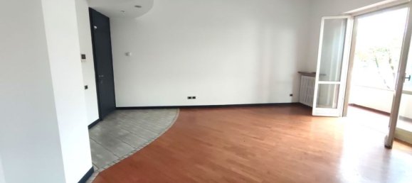 3 bedrooms Apartment in Seveso, Italy No. 329809 5