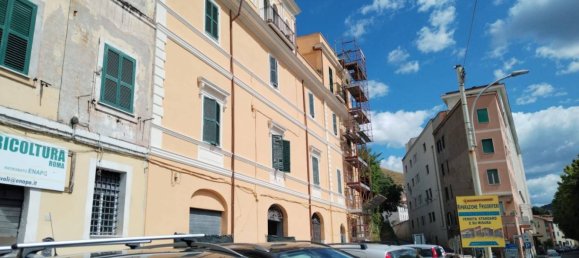 Apartamento de 2 dormitorios en Tivoli, Italy No. 298544 3