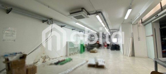 Склад 1700м² в Лоро Чуффенна, Италия № 278770 6