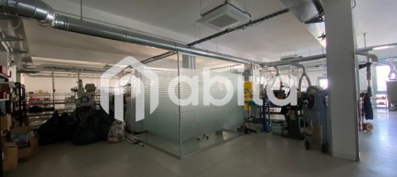 Склад 1700м² в Лоро Чуффенна, Италия № 278770 7