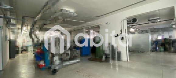 Склад 1700м² в Лоро Чуффенна, Италия № 278770 3