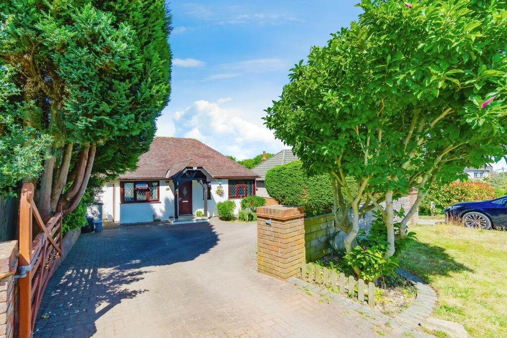 3 bedrooms Bungalow in Sevenoaks, United Kingdom No. 10458