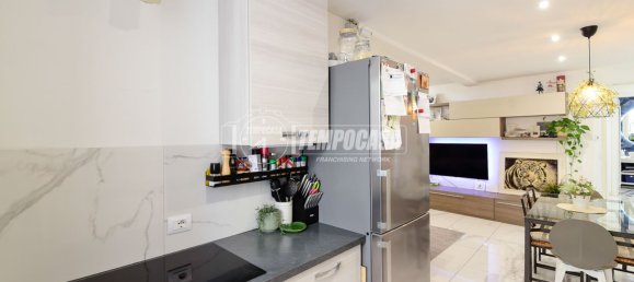 Apartamento de 3 divisões em Erba, Italy N.º 286561 18