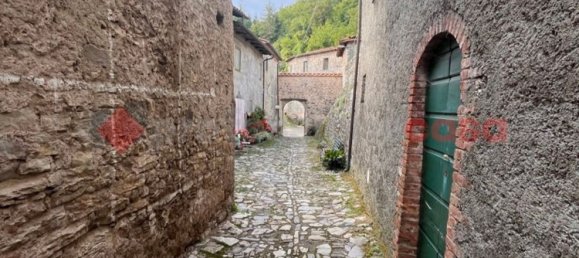 8 rooms House in Borgo a Mozzano, Italy No. 235308 30