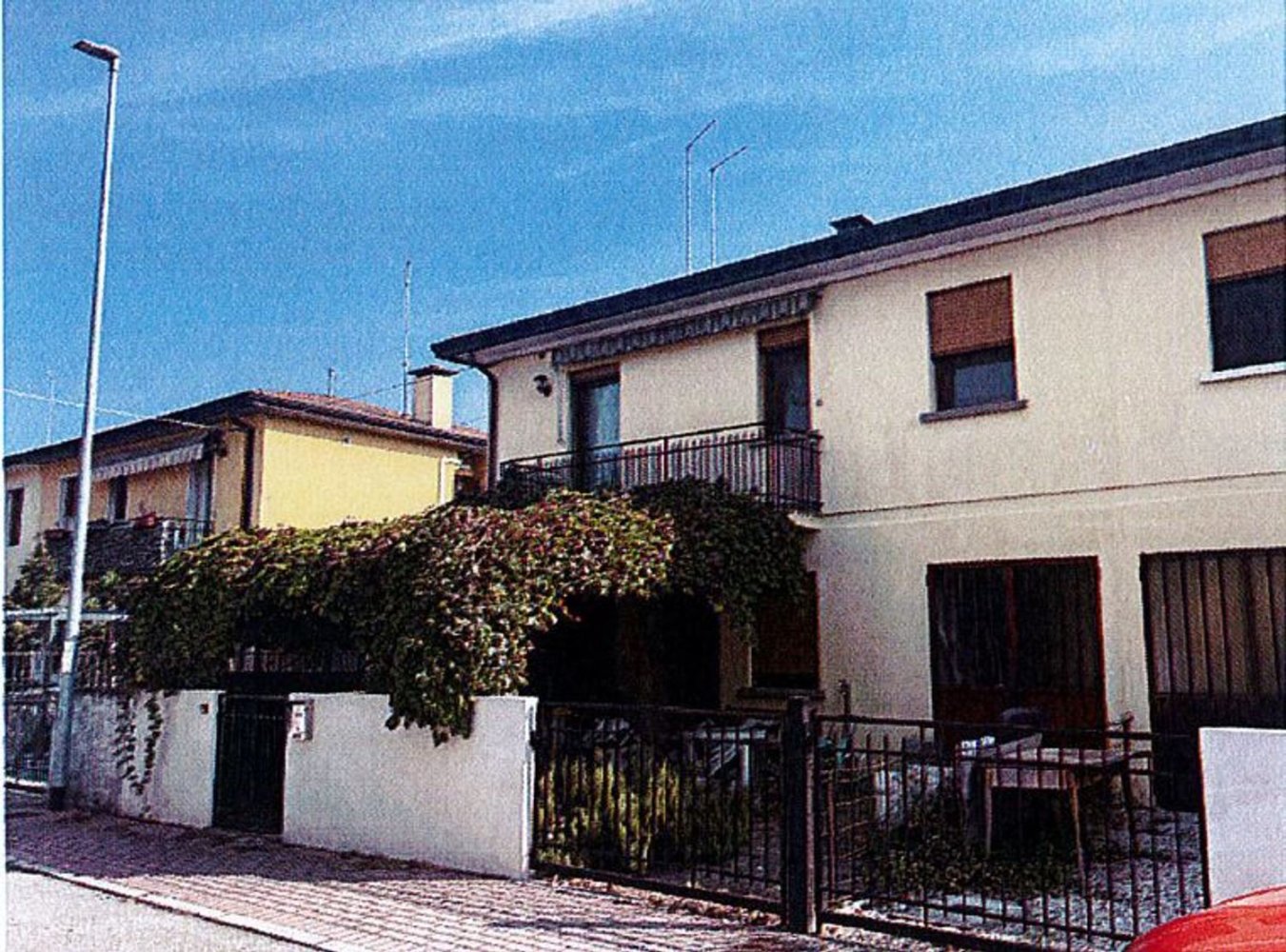 5 rooms Apartment in Piombino Dese, Italy No. 11260