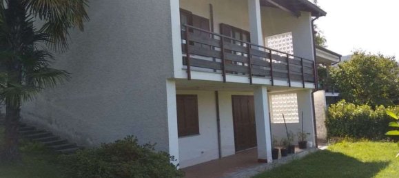 Villa de 8 habitaciónes en Pettenasco, Italy No. 143747 3