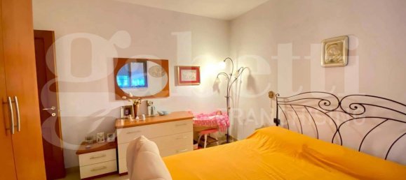 2 Schlafzimmer Wohnung in Trani, Italy, Nr. 263776 11