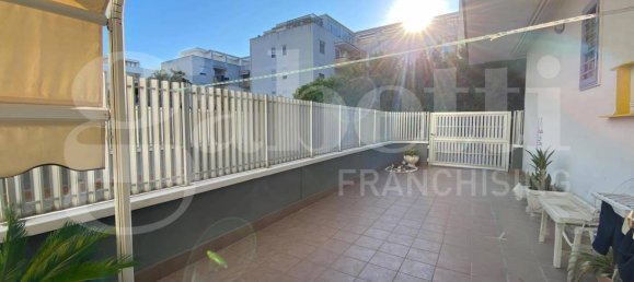 2 Schlafzimmer Wohnung in Trani, Italy, Nr. 263776 13