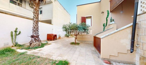 3 bedrooms House in Lizzanello, Italy No. 331813 35