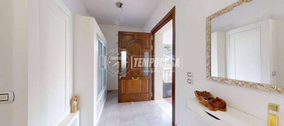 3 bedrooms House in Lizzanello, Italy No. 331813 5