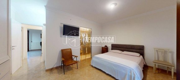 3 bedrooms House in Lizzanello, Italy No. 331813 25