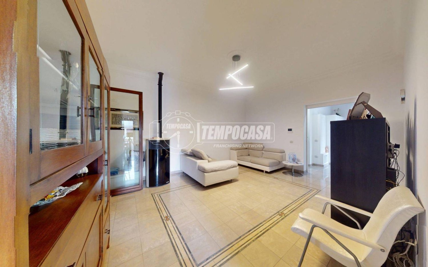 3 bedrooms House in Lizzanello, Italy No. 331813