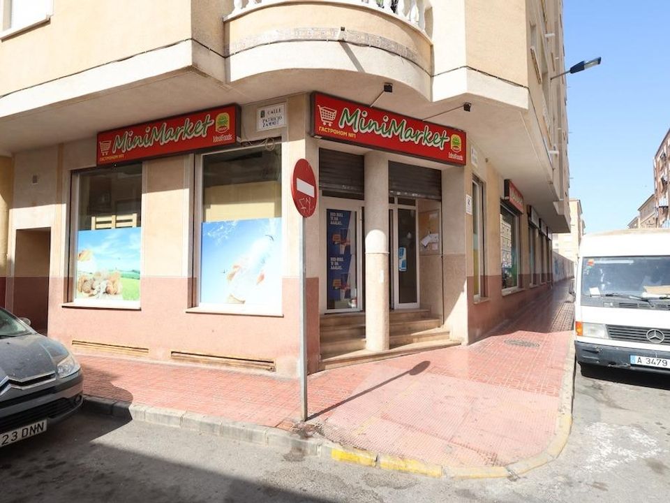 Gewerbliche Immobilie in Torrevieja, Spain 452m², Nr. 184624