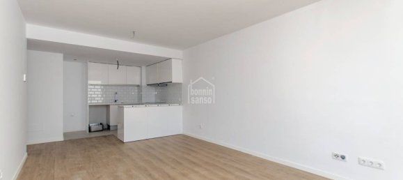 2 bedrooms Apartment in Mahon, Spain No. 5760 3