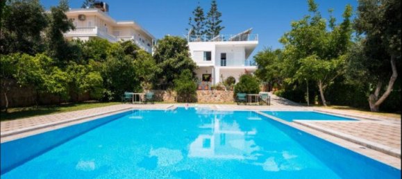 9 rooms Property in Chania, Greece No. 3259 2