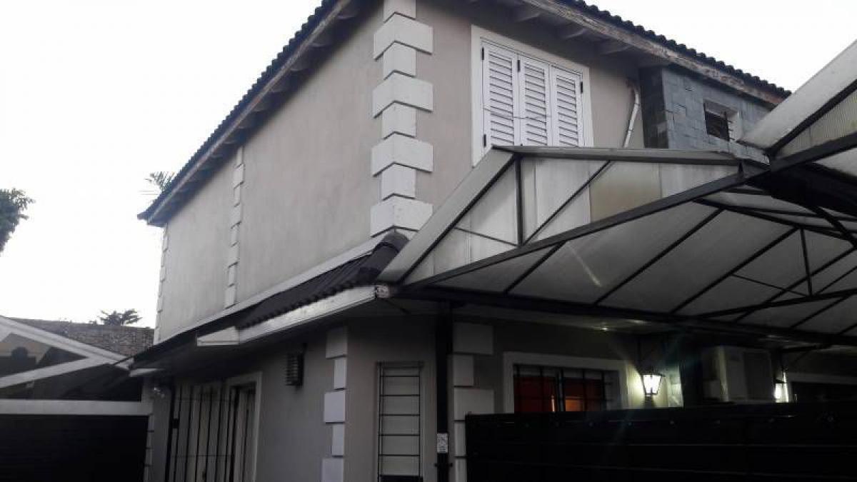 2 bedrooms House in Lanus, Argentina No. 11344