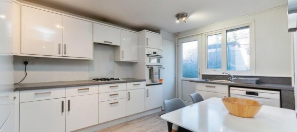 3 bedrooms House in Kenley, United Kingdom No. 8033 23