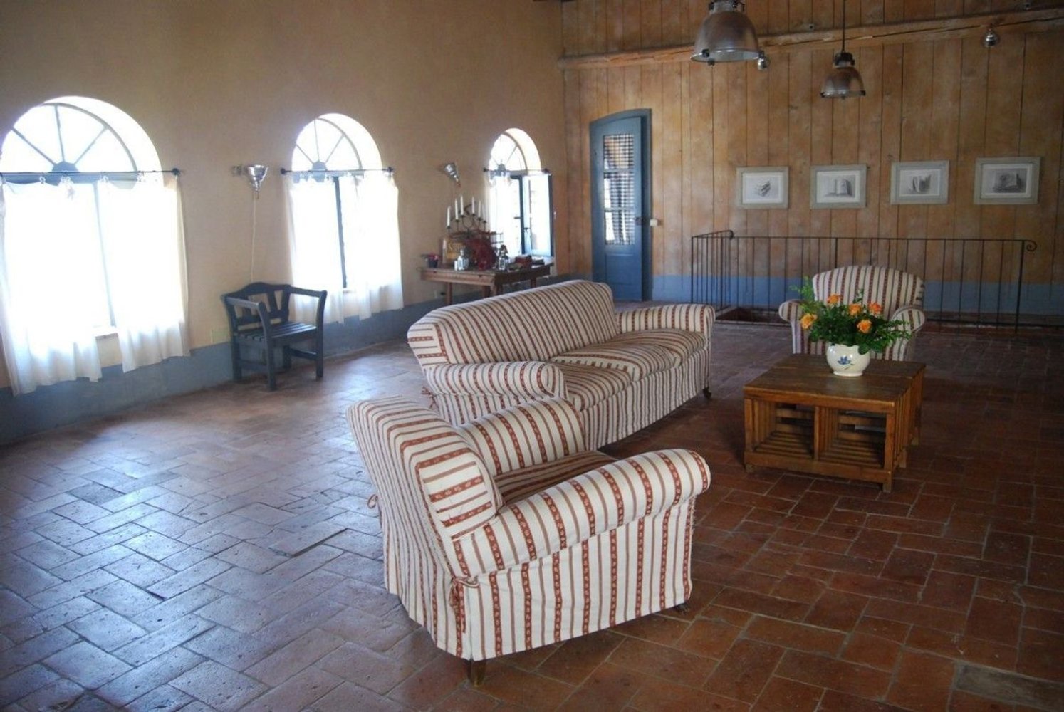 7 rooms Apartment in Arezzo, Italy No. 93042