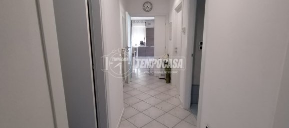 Apartamento de 3 dormitorios en Città Sant'Angelo, Italy No. 365778 5
