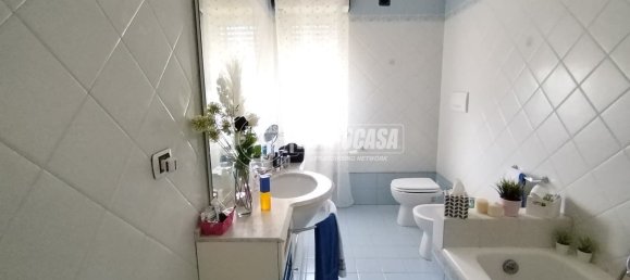 Apartamento de 3 dormitorios en Città Sant'Angelo, Italy No. 365778 2