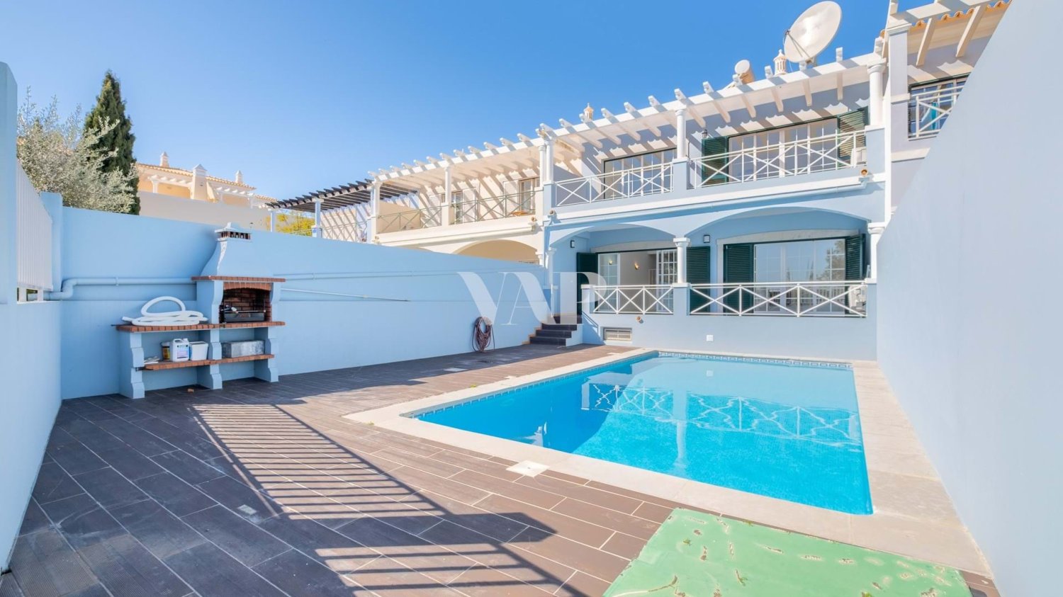 5 bedrooms Villa in Quarteira, Portugal No. 108396