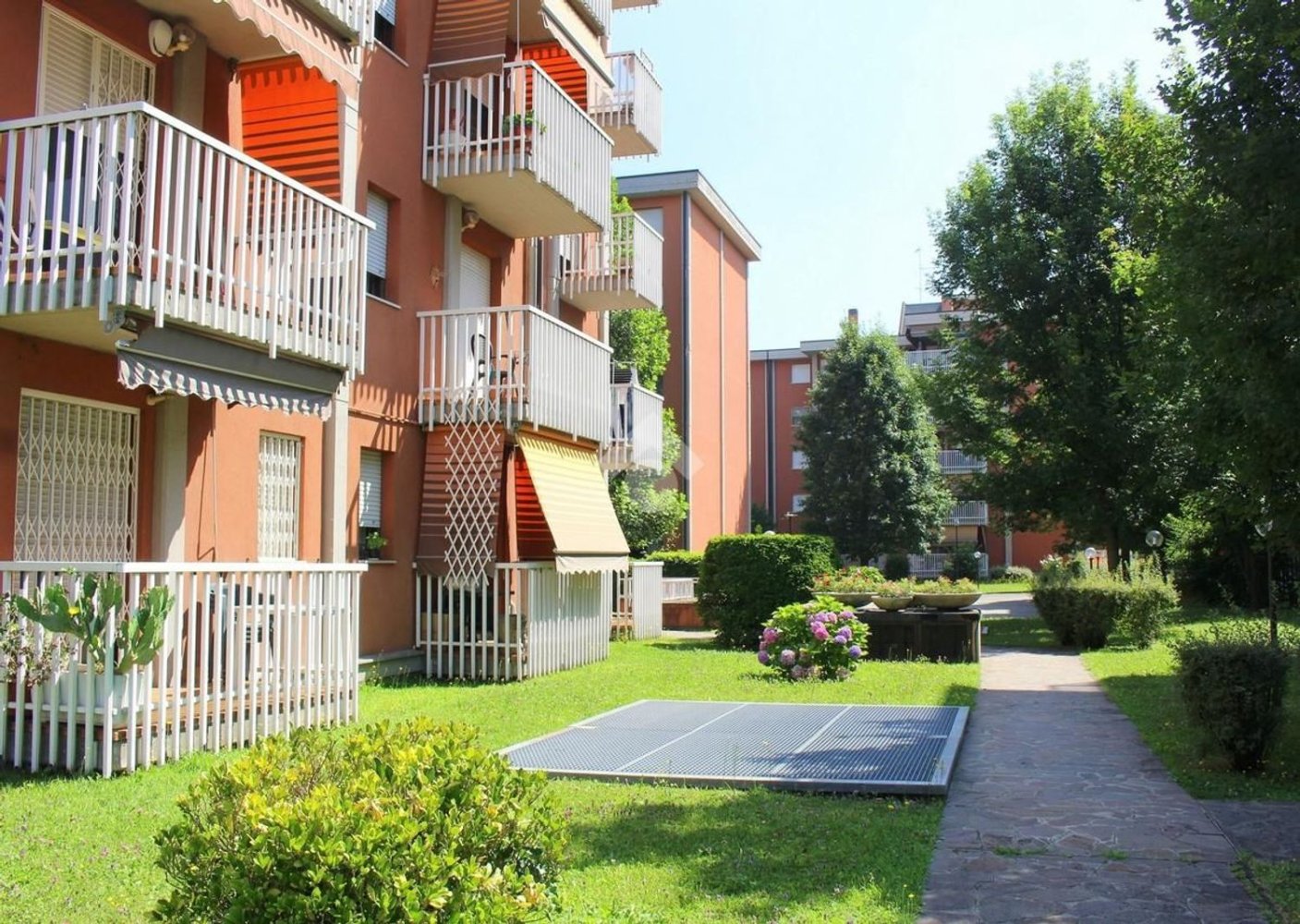 Apartamento T2 em Cornaredo, Italy N.º 360526