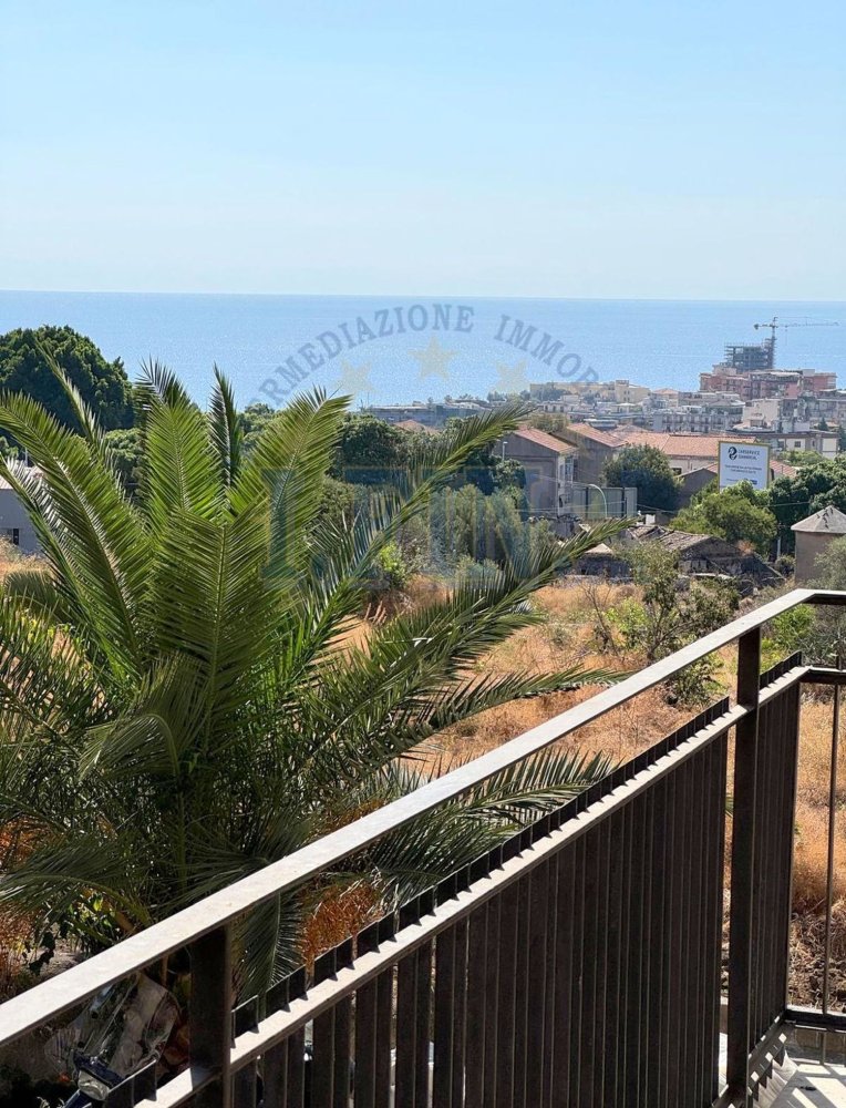 6 bedrooms Apartment in Catania, Italy No. 316828