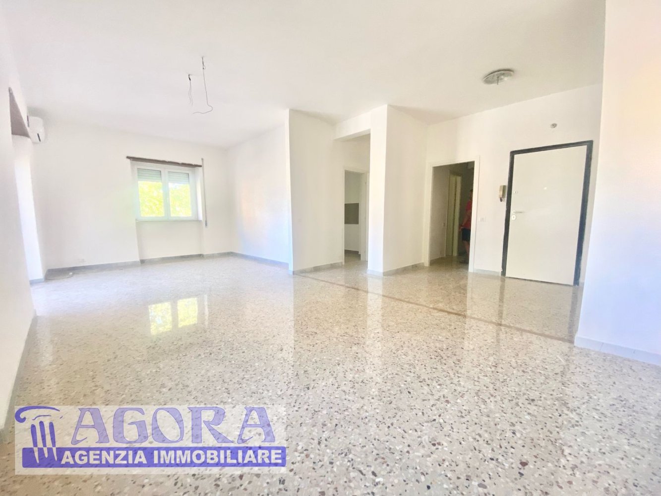 5 bedrooms Apartment in Latina, Italy No. 350072