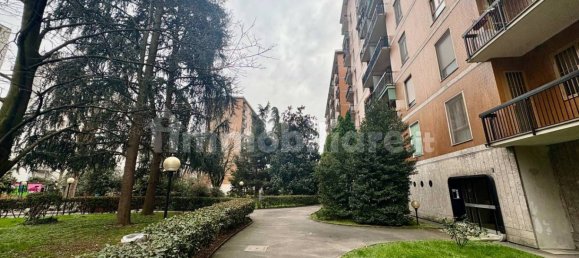 Apartamento de 1 dormitorio en Corsico, Italy No. 210421 8
