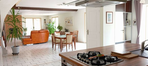 Casa de 5 dormitorios en Martigne-sur-Mayenne, France No. 360520 4