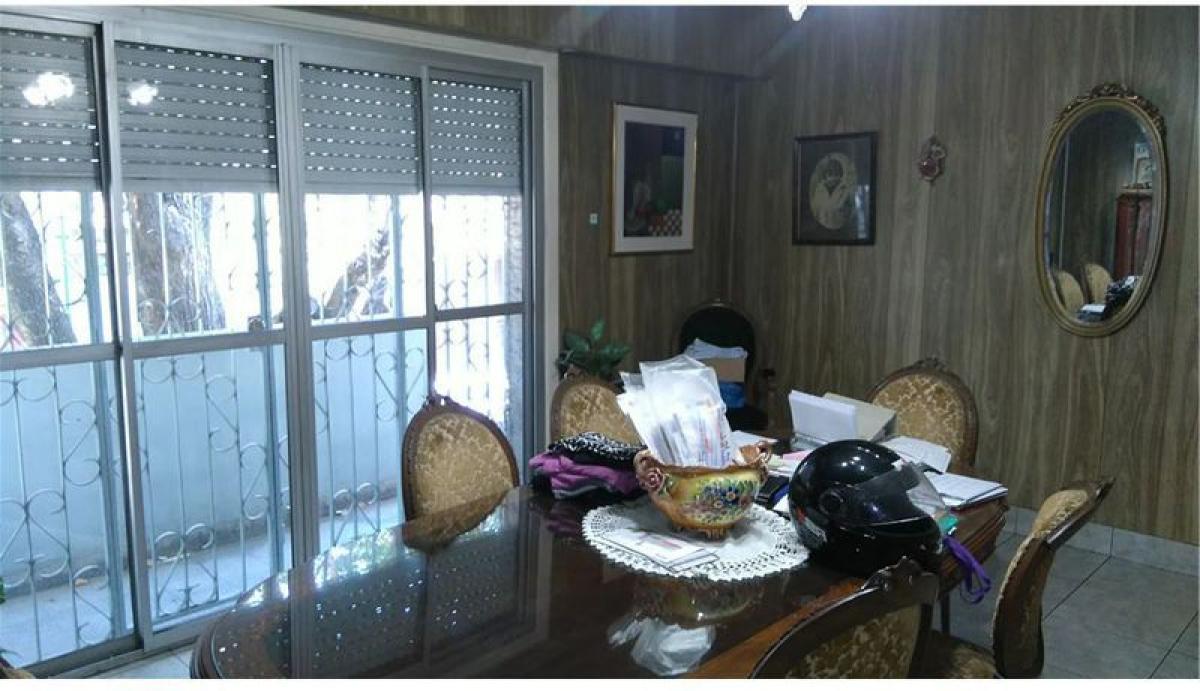 4 bedrooms House in Buenos Aires, Argentina No. 77395