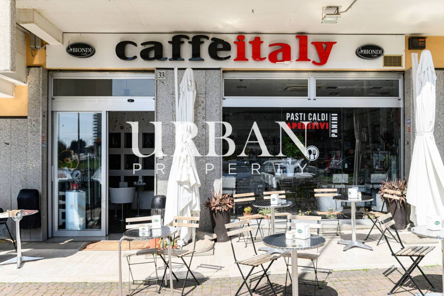 2-salle Propriété commerciale à Rome, Italy No. 196881