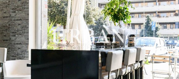 2-salle Propriété commerciale à Rome, Italy No. 196881 16