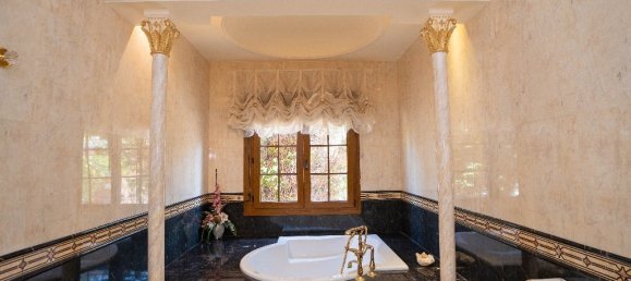 7 bedrooms Villa in Campoamor, Spain No. 7540 16