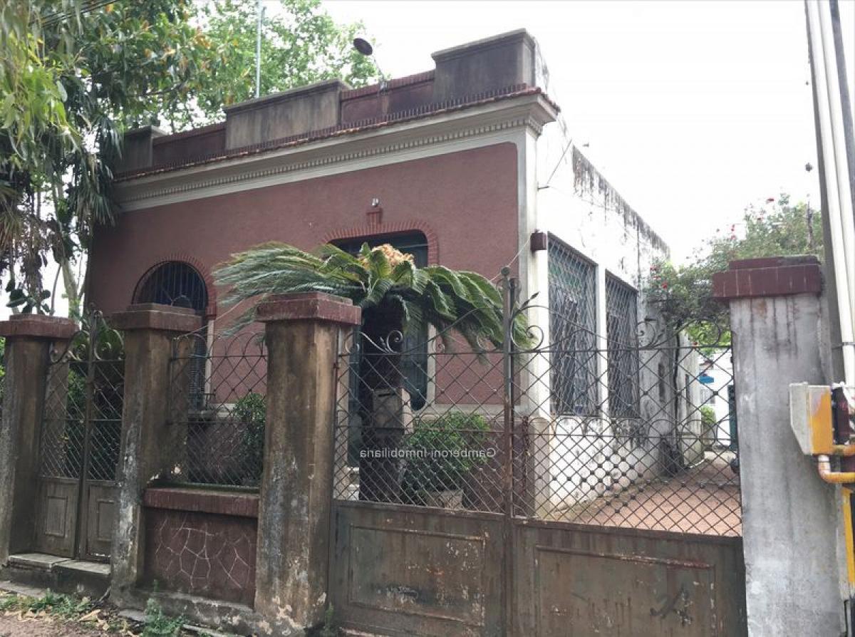 2 bedrooms House in Montevideo, Uruguay No. 1270