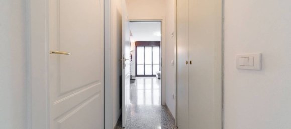 4 bedrooms Apartment in Bologna, Italy No. 89693 7