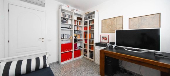 4 bedrooms Apartment in Bologna, Italy No. 89693 6