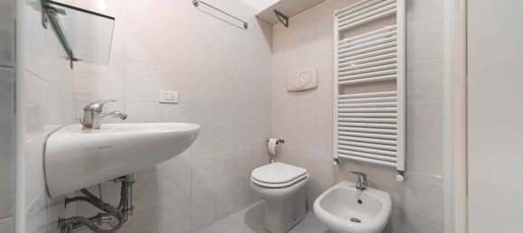 4 bedrooms Apartment in Bologna, Italy No. 89693 44