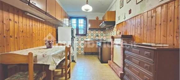 3 bedrooms House in Lucca, Italy No. 149082 4