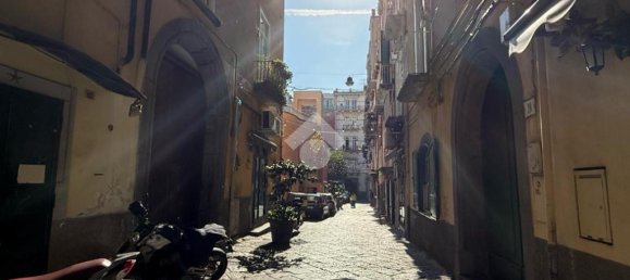 1-salle Propriété commerciale à Naples, Italy No. 59218 22