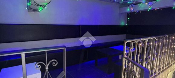 1-salle Propriété commerciale à Naples, Italy No. 59218 20