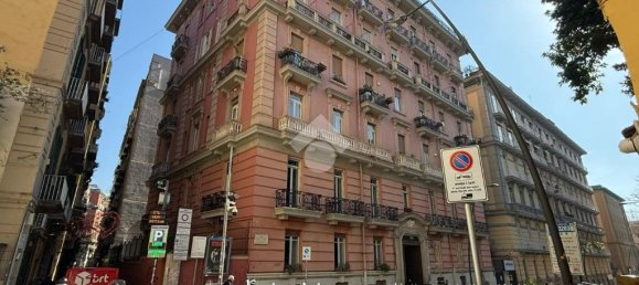 1-salle Propriété commerciale à Naples, Italy No. 59218 23